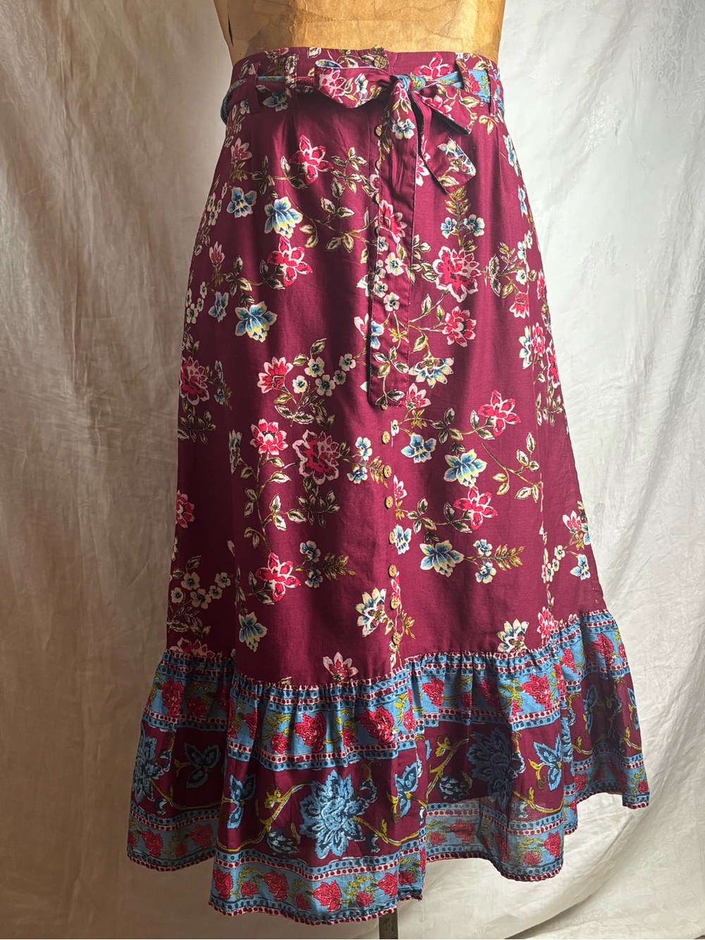 Sundance Burgundy Floral A-Line Skirt with Blue Border
